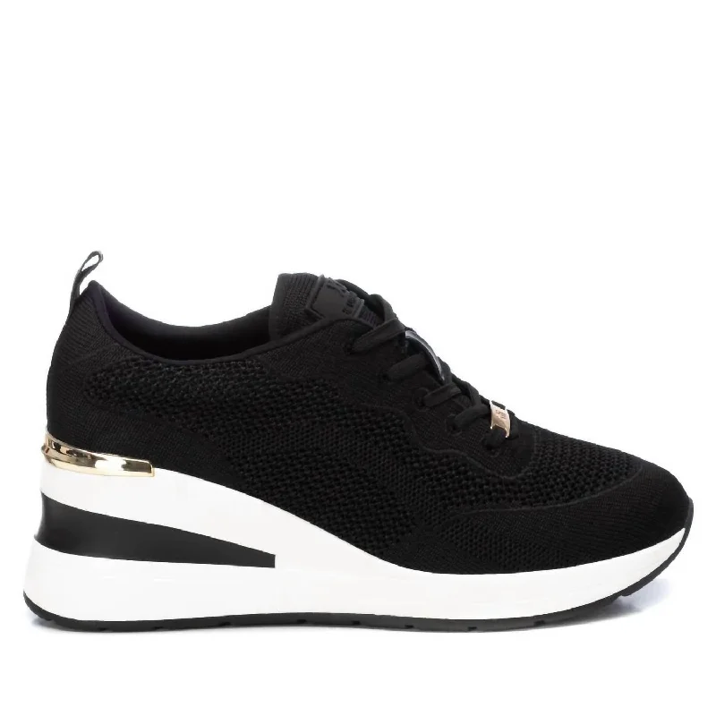 Women's Trainer Sneakers In Black