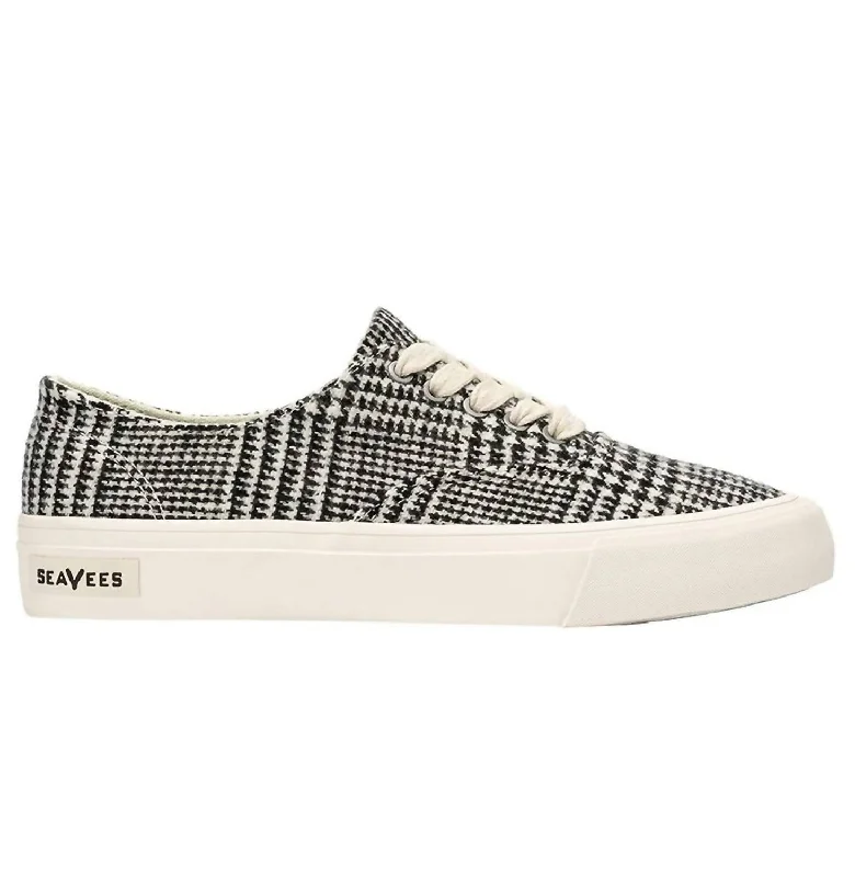 Women's Legend Sneaker Highlands In Black/white Woven Houndstooth