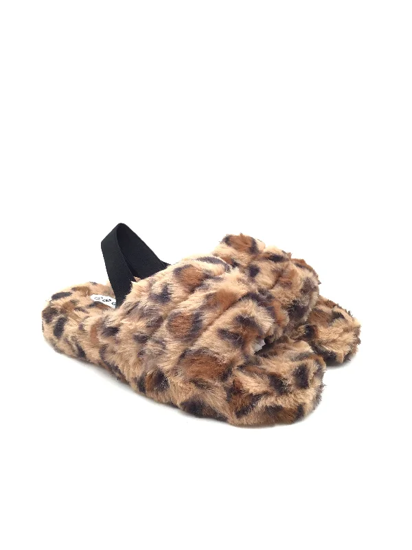 Shoes Flats By Clothes Mentor In Leopard Print, Size: 8